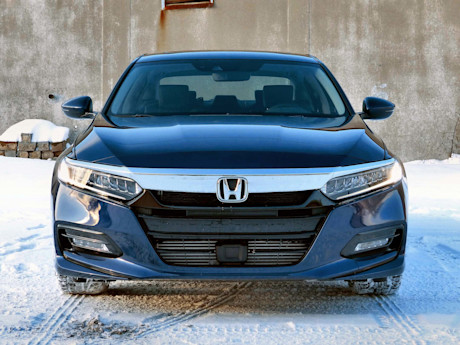 Editorial 2018 honda accord touring 01 bh