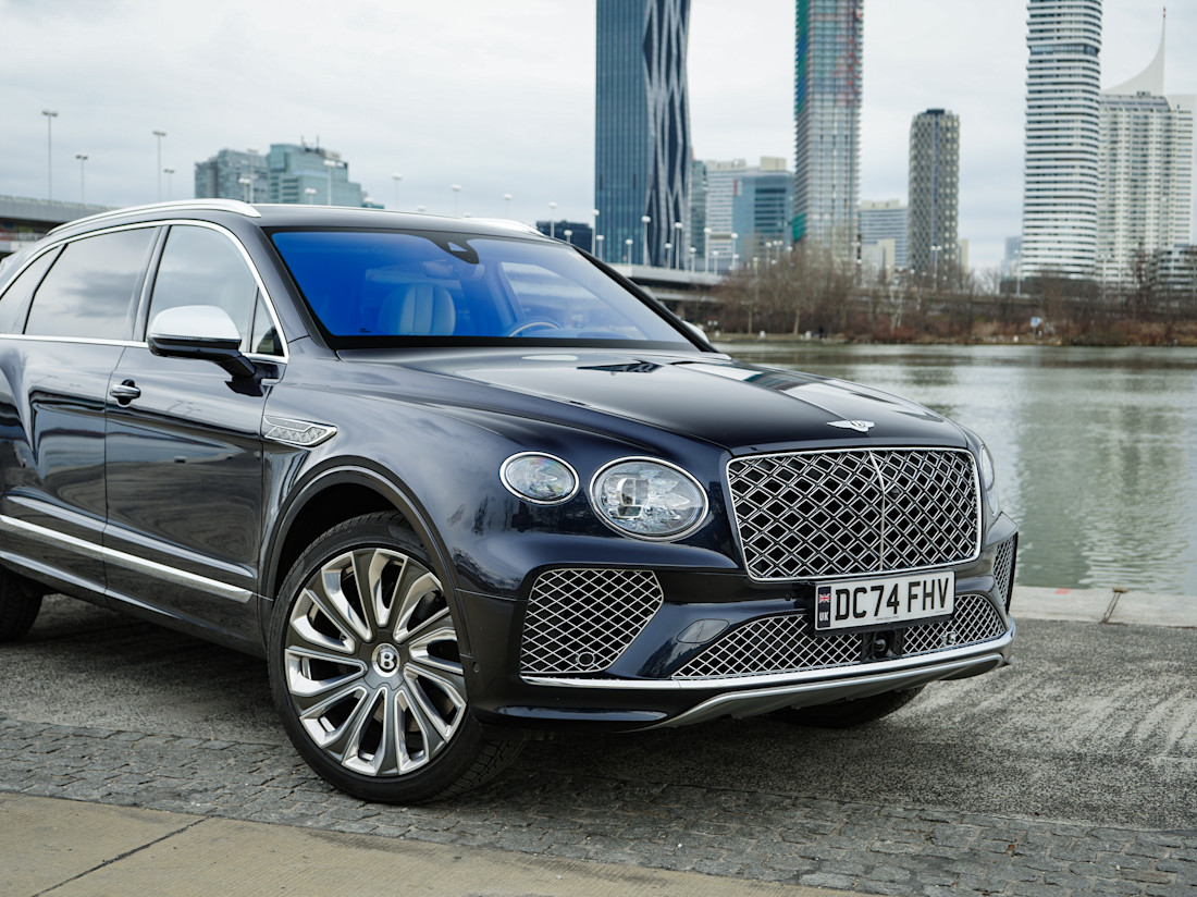 Bentley Bentayga_Front