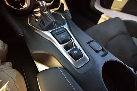 Editorial 2018 chevrolet camaro ss 37 jp