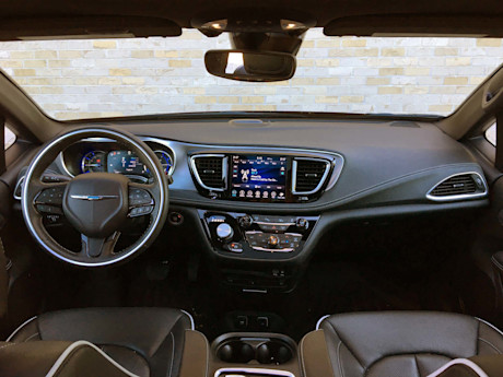 Editorial 2019 chrysler pacifica hybrid 27 db fr