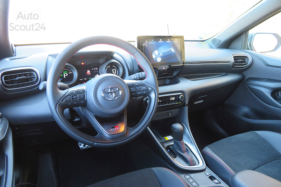 24_toyota yaris gr.JPG