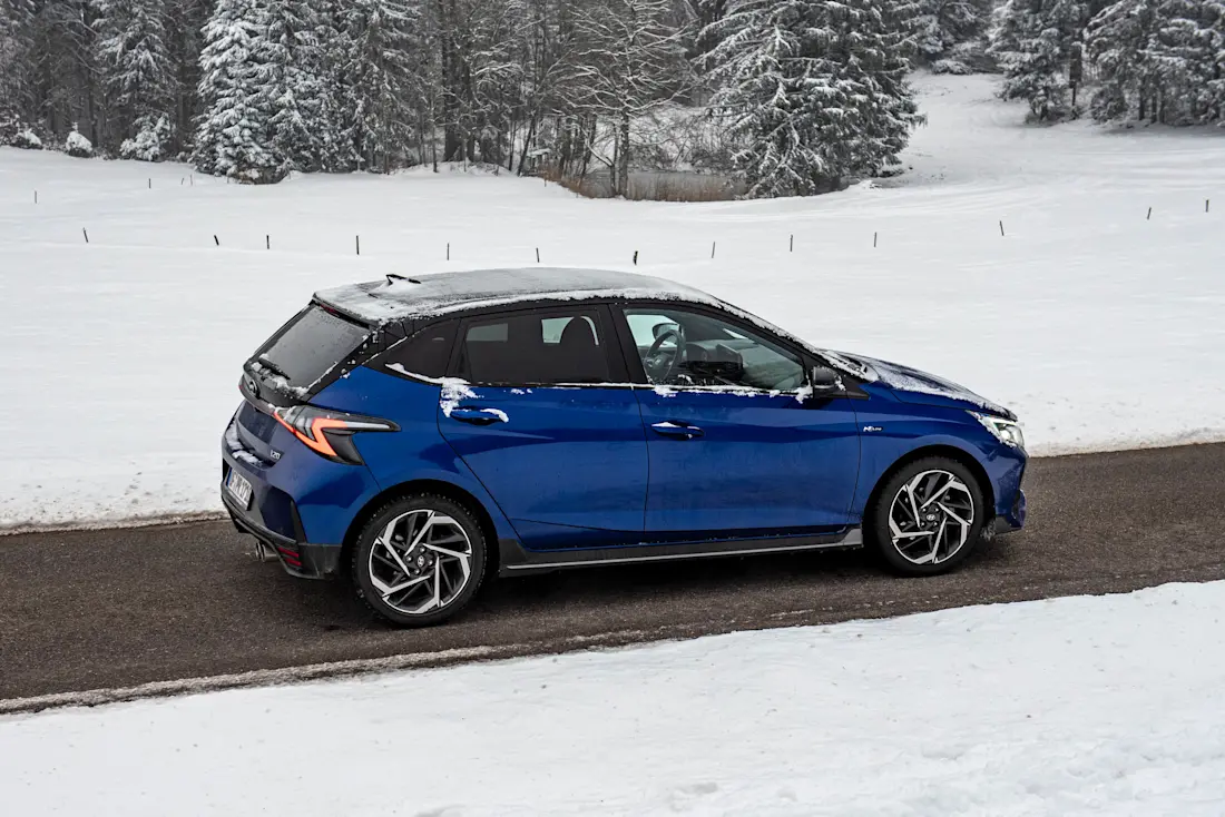 Hyundai-i20-N-Line-2023-Side-Rear