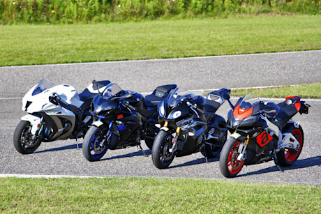 Editorial 2017 superbikes comparison 03 db