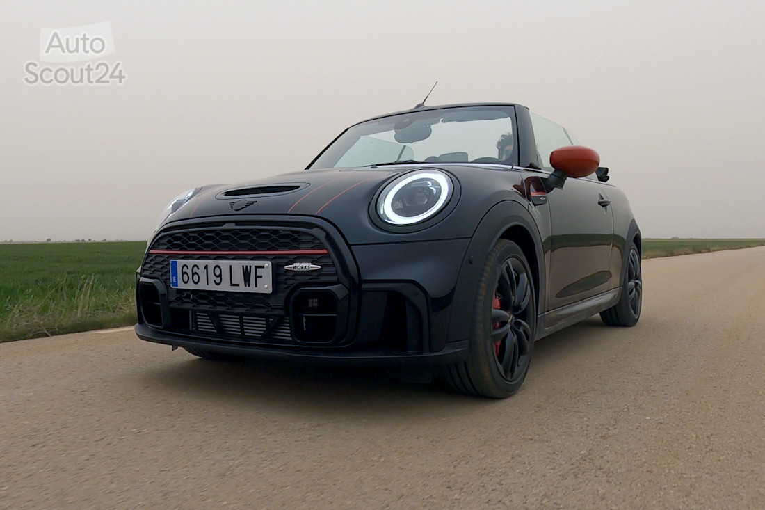 24_mini cabrio jcw_rodando1.jpg