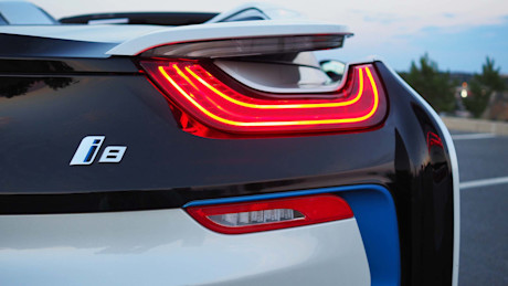 Editorial 2019 bmw i8 roadster 25 jp