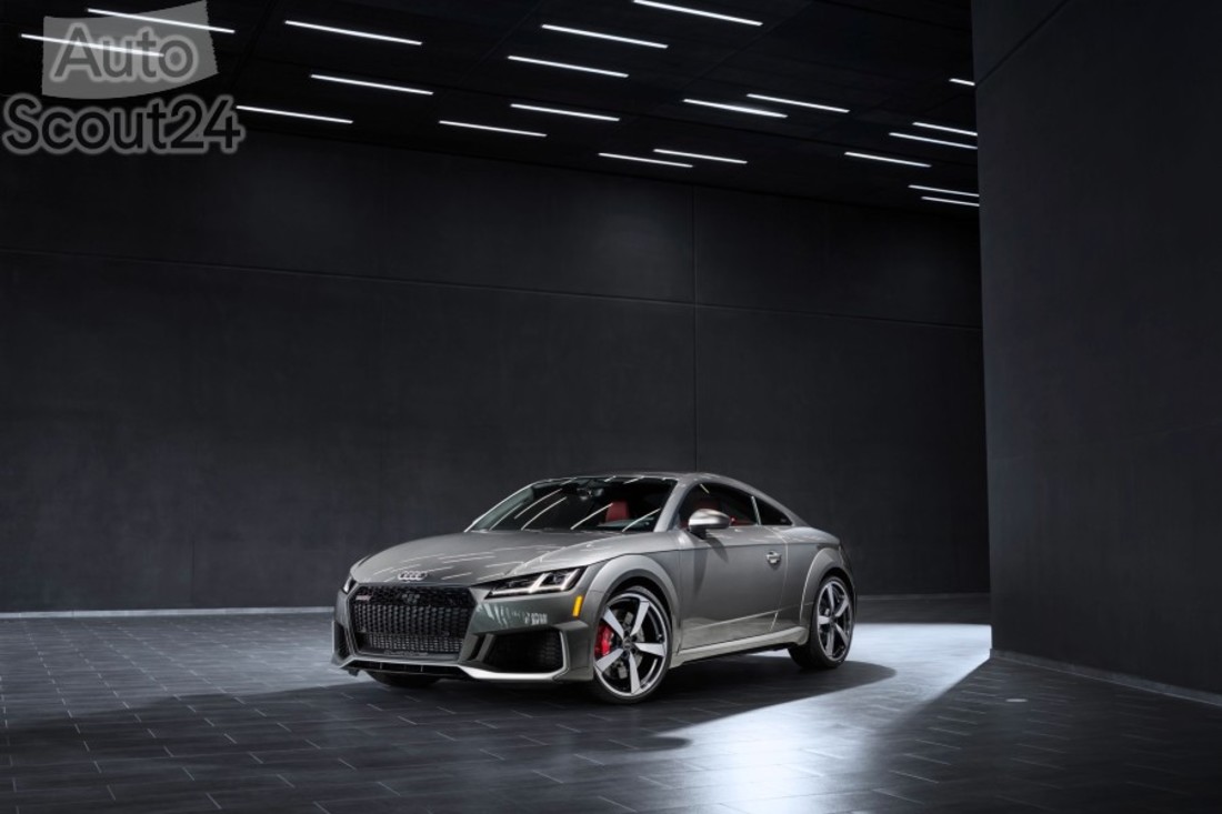 2022-Audi-TT-RS-Heritage-Edition-13.jpg