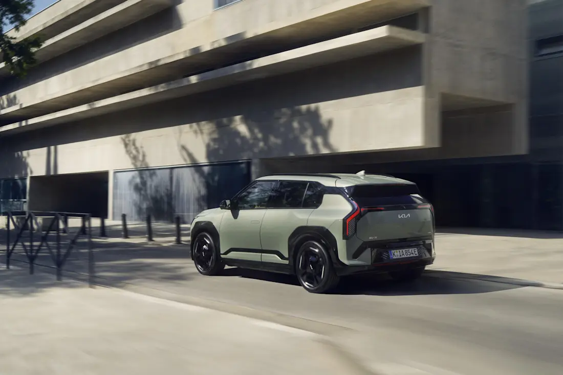 Kia EV3 im Modelljahr 2027 mit AWD und 22-kW-AC-Laden 02