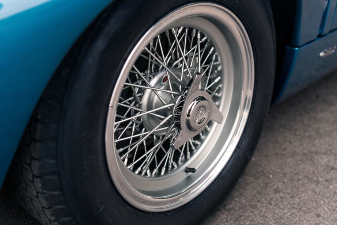 Ford-GT40-MkI-11966-autoscout24 (10).jpg