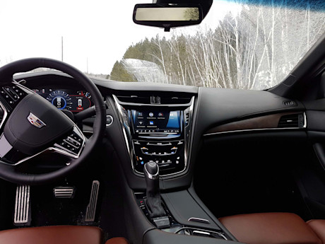 Editorial 2018 cadillac cts premium luxury awd 18 jp