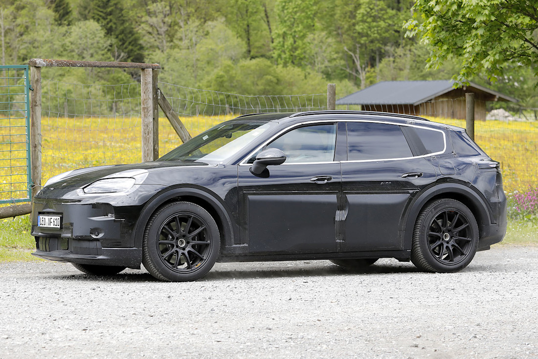 Porsche Cayenne Elektro (2026) als Erlkönig erwischt