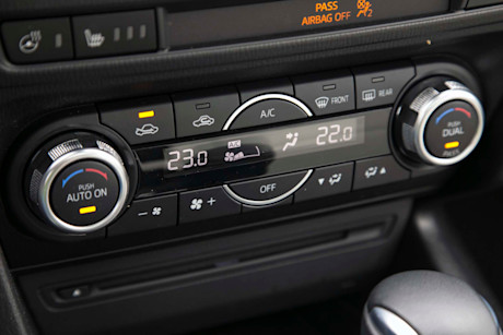 Editorial 2018 mazda3 sport gt 18 jw