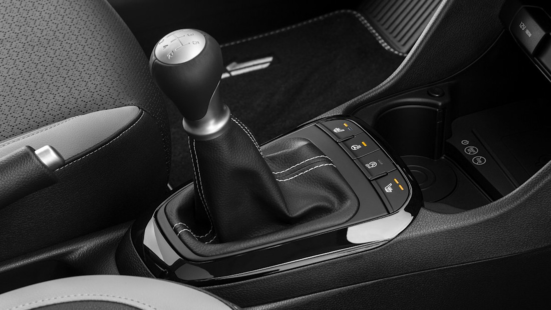 kia-picanto-gtline-interior-digital-1920x1080-008