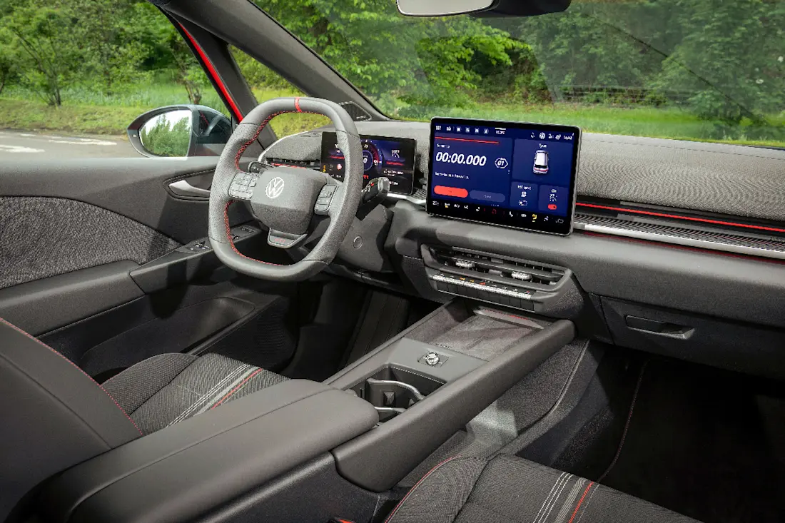VOLKSWAGEN-ID-3-GTI-2026-INTERIOR (2)