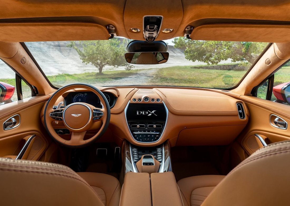Aston_Martin-DBX-2021-1280-15.jpg