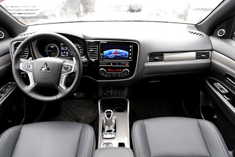 Editorial 2019 mitsubishi outlander phev gt 4wd 13 ts