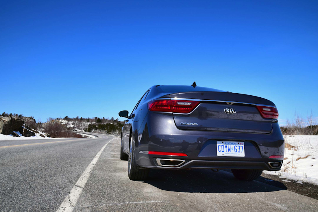 Editorial 2018 kia cadenza limited 04 jp