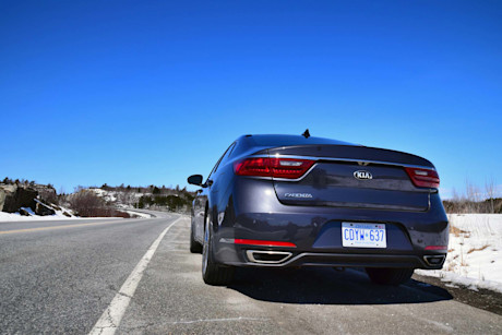 Editorial 2018 kia cadenza limited 04 jp