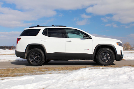Editorial 2022 gmc acadia at4 04 pb