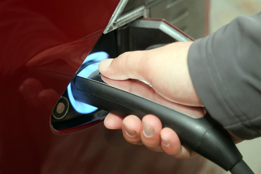 Ladeinfrastruktur fürs Elektroauto: Von der Ladesäule bis zur Steckdose