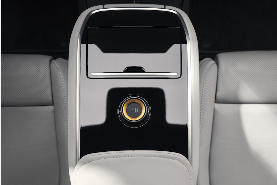 Polestar5-Detalleconsola.jpg