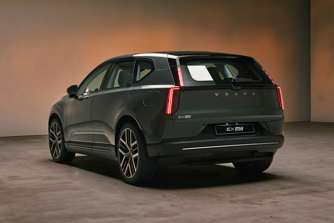 Volvo EX60 (2026)_Heck-seitlich