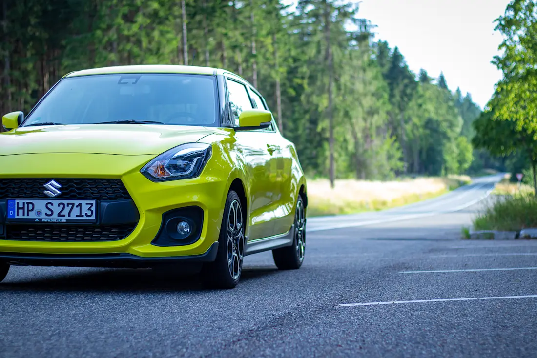 Der Suzuki Swift Sport ist perfekt für viel Fahrspaß auf der Landstraße.  Der Suzuki Swift Sport ist perfekt für viel Fahrspaß auf der Landstraße.