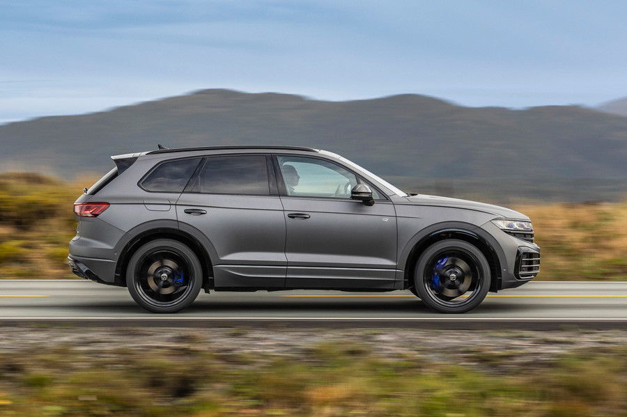 volkswagen touareg R eHybrid 2024 (8).jpg