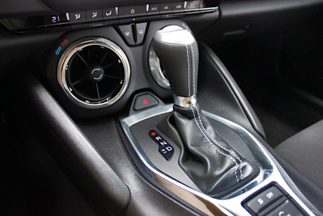 Editorial 2017 chevrolet camaro coupe 1lt 26 dh