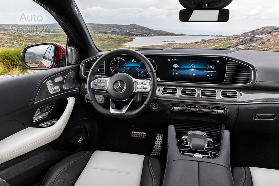 foto mercedes benz gele coup‚ salpicadero.jpg