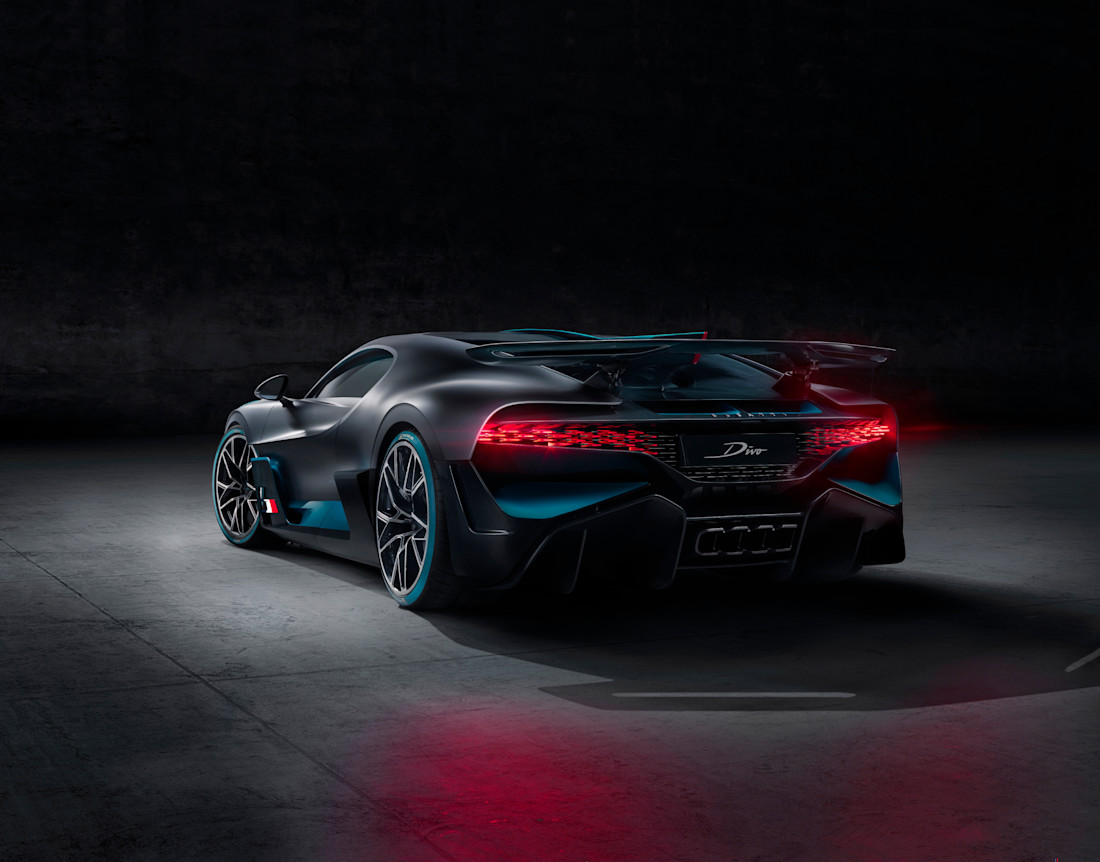 05_bugatti-divo_r34