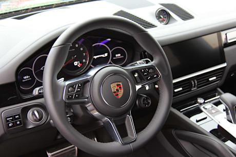 Editorial 2020 porsche caynne coupe s 16 dw