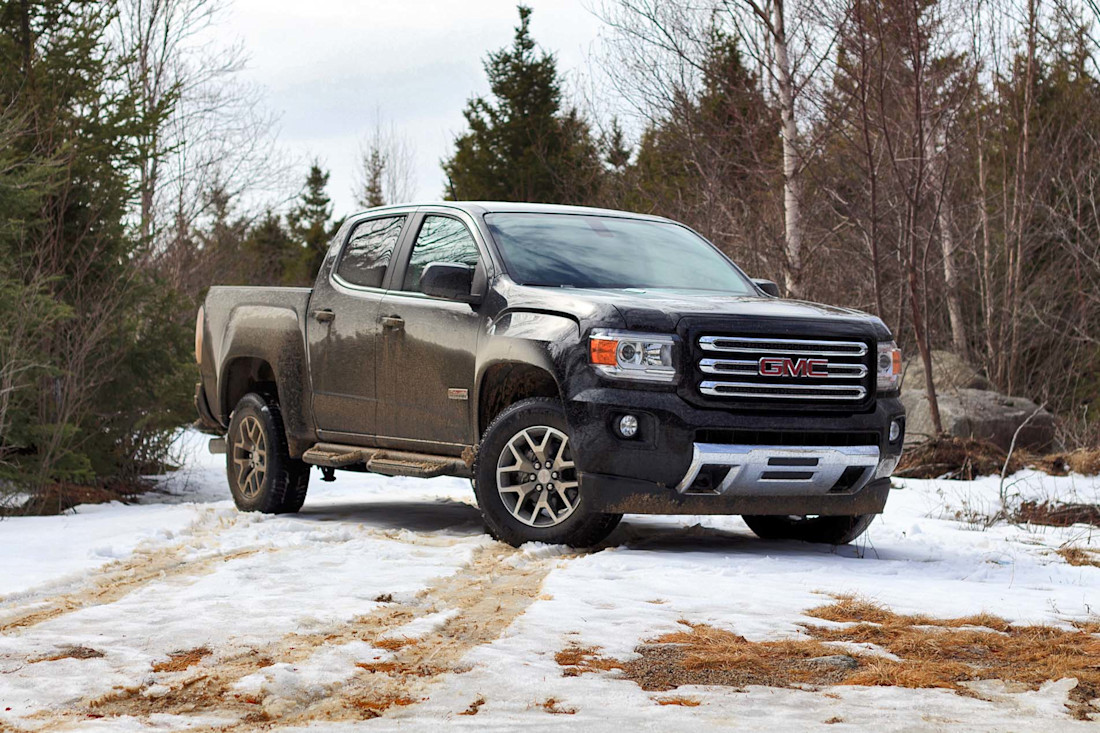 Editorial 2017 gmc canyon diesel 4wd crew cab short bed 03 ew