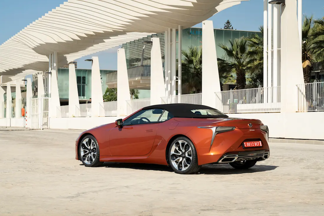 AS24 Lexus LC 500 Convertible 2021 statisch achter AS24 Lexus LC 500 Convertible 2021 statisch achter