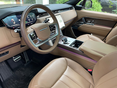 2026 Land Rover Range Rover SE PHEV Review Body Image