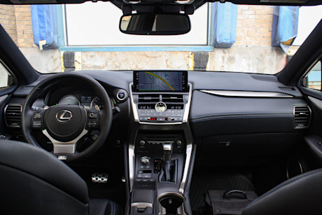 Lexus NX 300h 2021 : essai routier Body Image