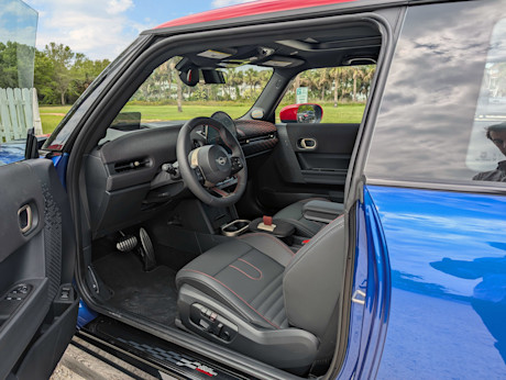 Editorial 2025 mini cooper jcw 3door fd sbe 250410 9