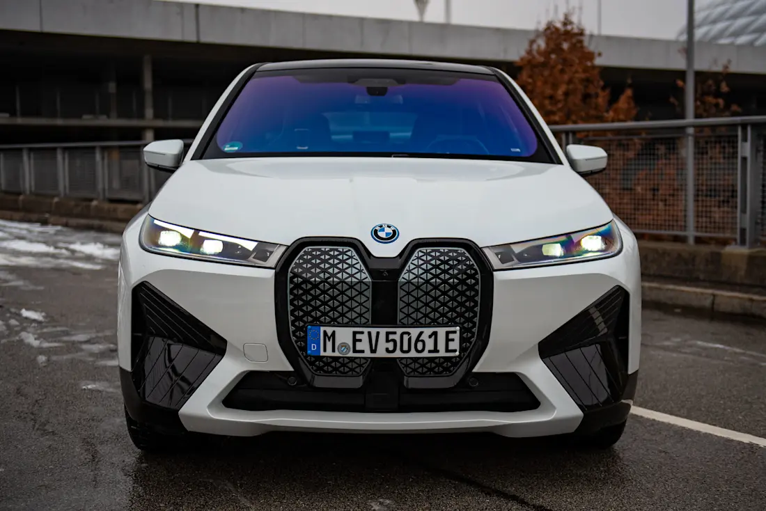 BMW-iX-xDrive50-Front