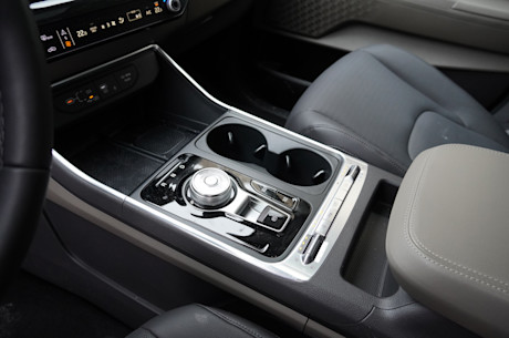 Kia Carnival Hybride SX+ 2025 : essai routier Image