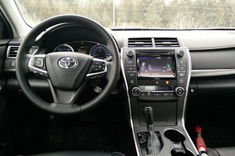 Editorial 2016 toyota camry hybrid jb 12