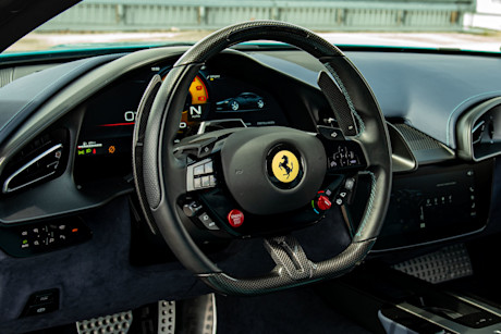 ferrari-amalfi-lenkrad
