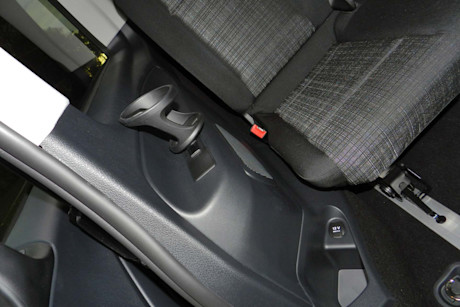 Editorial 2016 mercedes benz metris passenger van jb 20