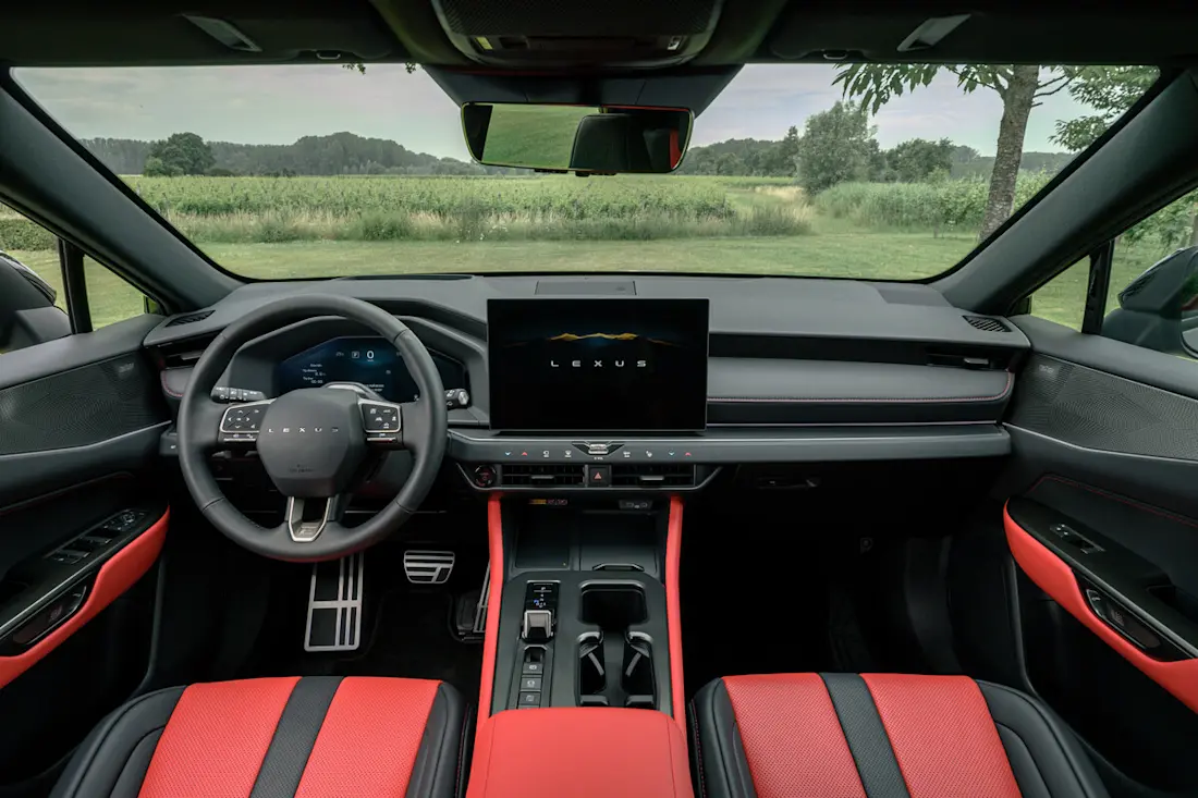 95891-nx-450hf-sportinterior001-web-lr
