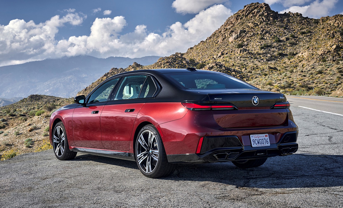 bmw-7er-2023-g70-760i-heck