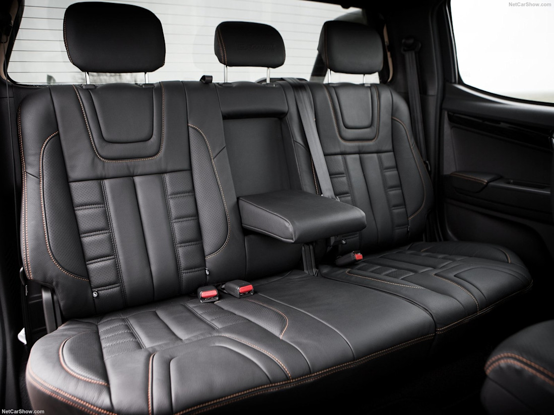 isuzu-d-max-seats