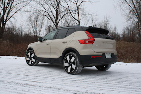 Volvo EX30 2025 vs Volvo EX40 2025 – Quel est le meilleur choix pour vous? Image
