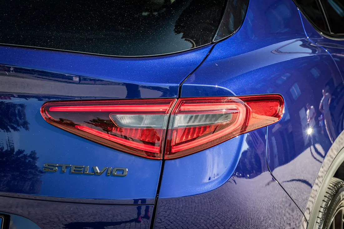 Alfa-Romeo-Stelvio-2022-Details Alfa-Romeo-Stelvio-2022-Details