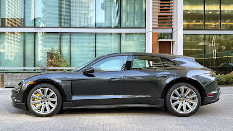 Editorial 2021 porsche taycan turbo s cross turismo 04 ct