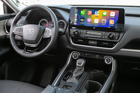 Editorial 2024 toyota grand highlander limited awd td 231019 18 jw