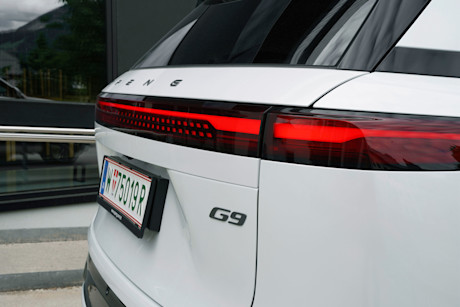 16 xpeng-g9-long-range-2026-ruecklicht