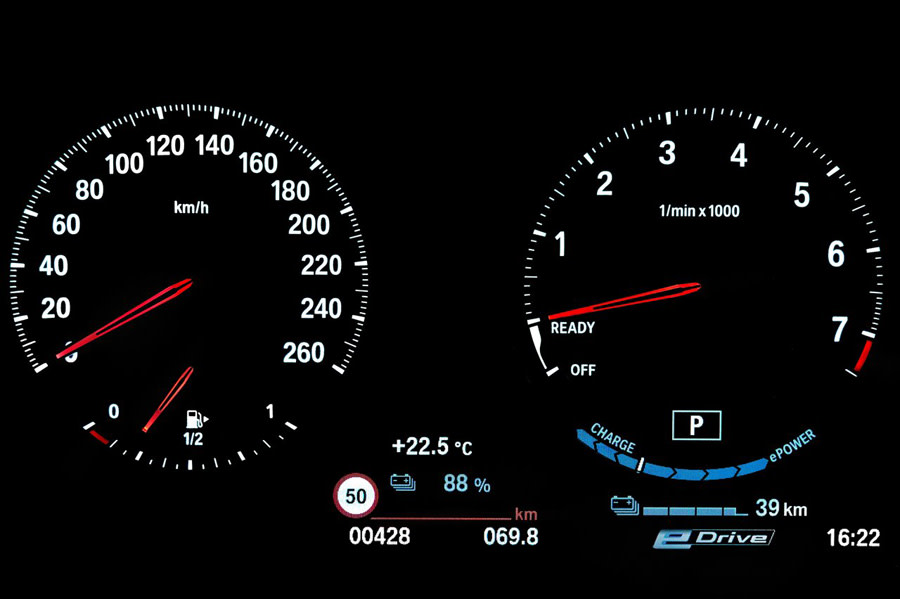 BMW-X2_xDrive25e-2020-1280-26.jpg